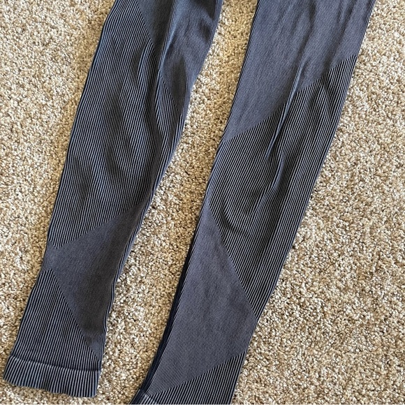 Senita Athletics Crop Seamless Leggings Women’s Large Gray Vintage Washed Ribbed - Picture 5 of 12